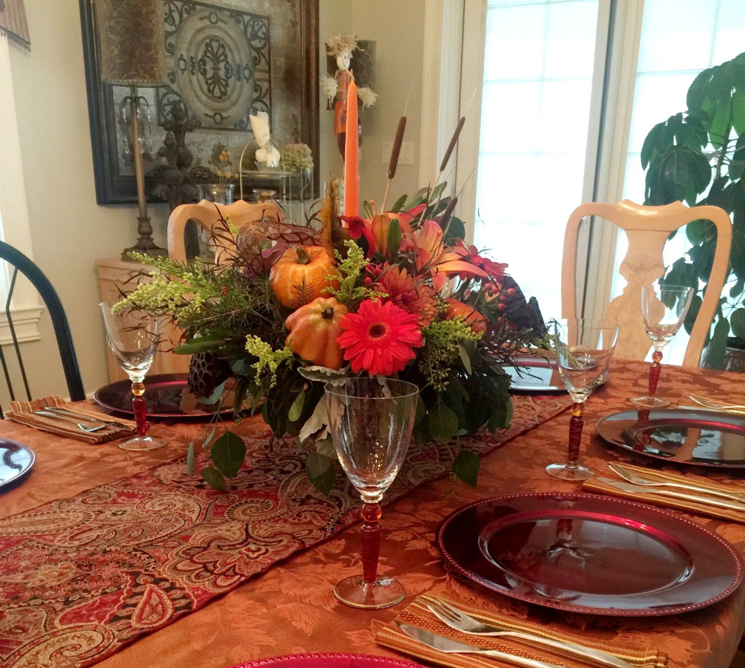 Bronzes, burgundies, fall finery highlight this year's Thanksgiving flowers